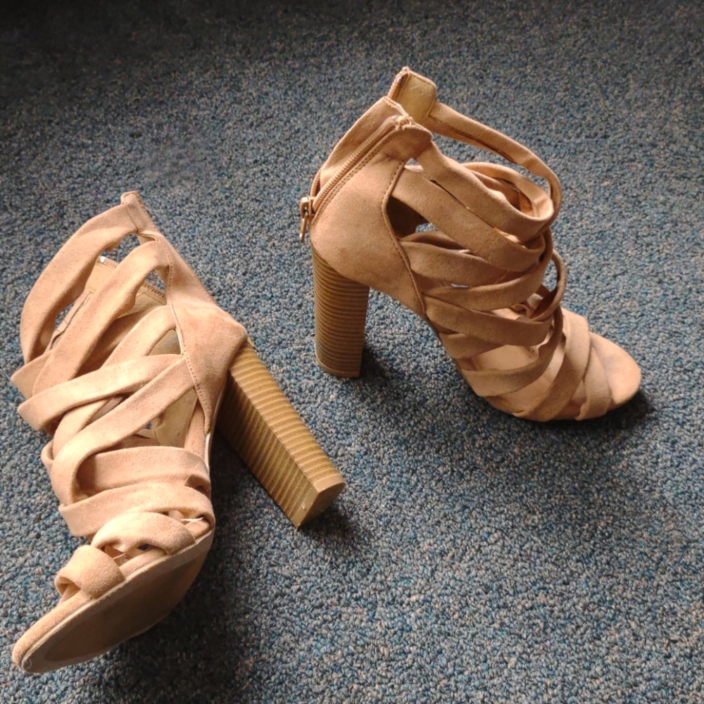 Heels - Picture 2 of 2
